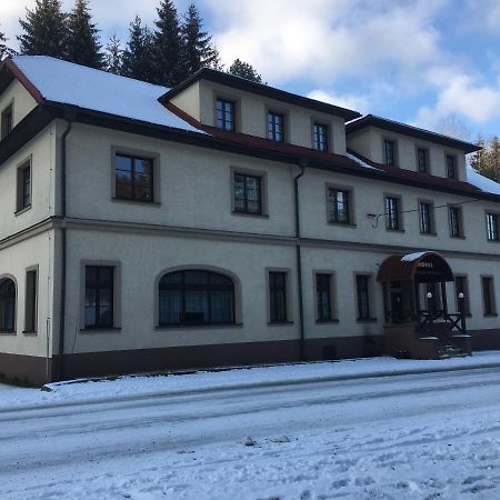 Hotel Salajka Horní Lomná Zewnętrze zdjęcie